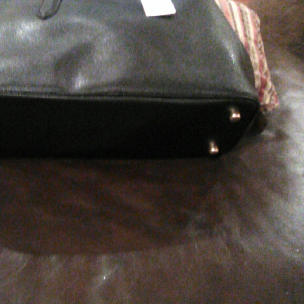 Handbag - Picture 5 of 8